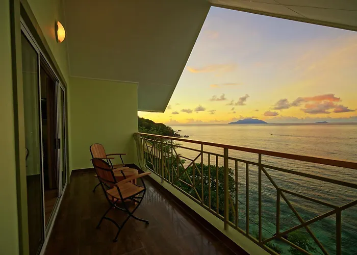 Treasure Cove Hotel & Restaurant