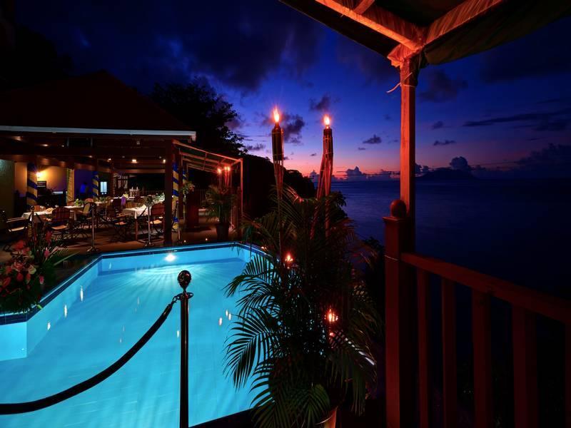Treasure Cove & Restaurant Hotel 3*